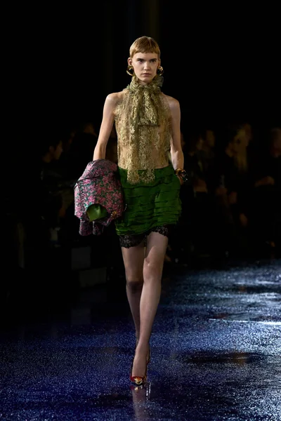 Look 43